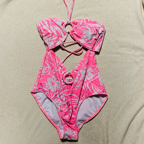Medium pink floral bathing suit! - Picture 1 of 2